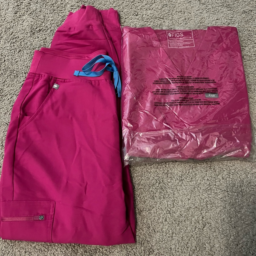Women’s Figs Scrubs